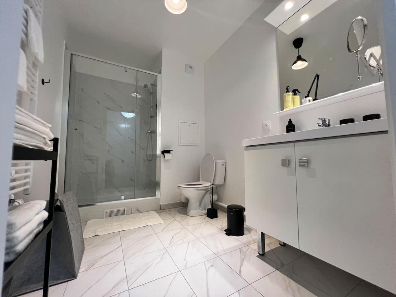 Disneyland Minimalist Lifestyle - 5 Pax Apartment Serris Luaran gambar