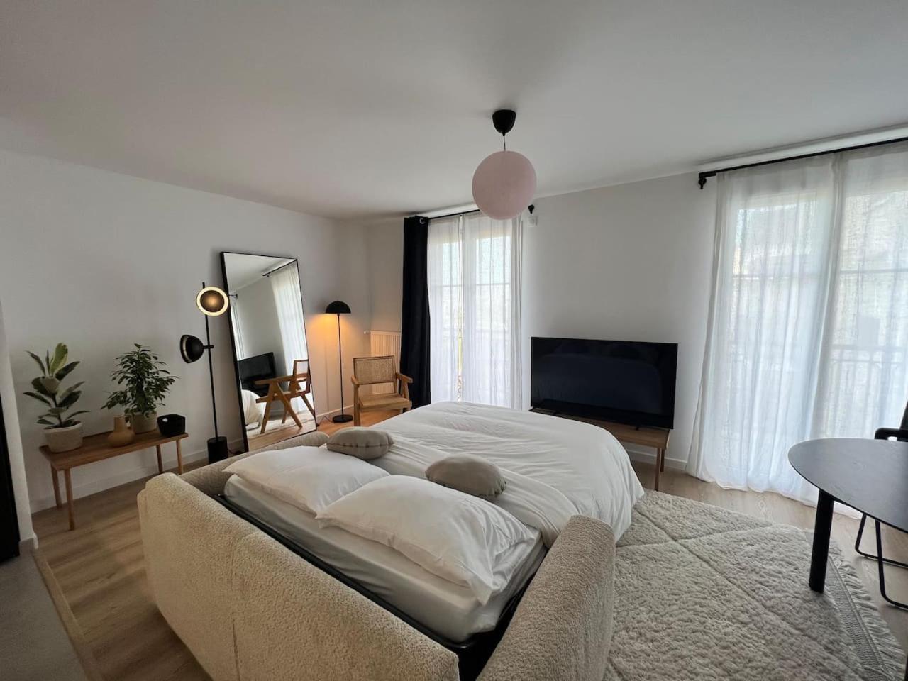 Disneyland Minimalist Lifestyle - 5 Pax Apartment Serris Luaran gambar